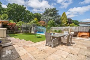 Stunning Garden- click for photo gallery